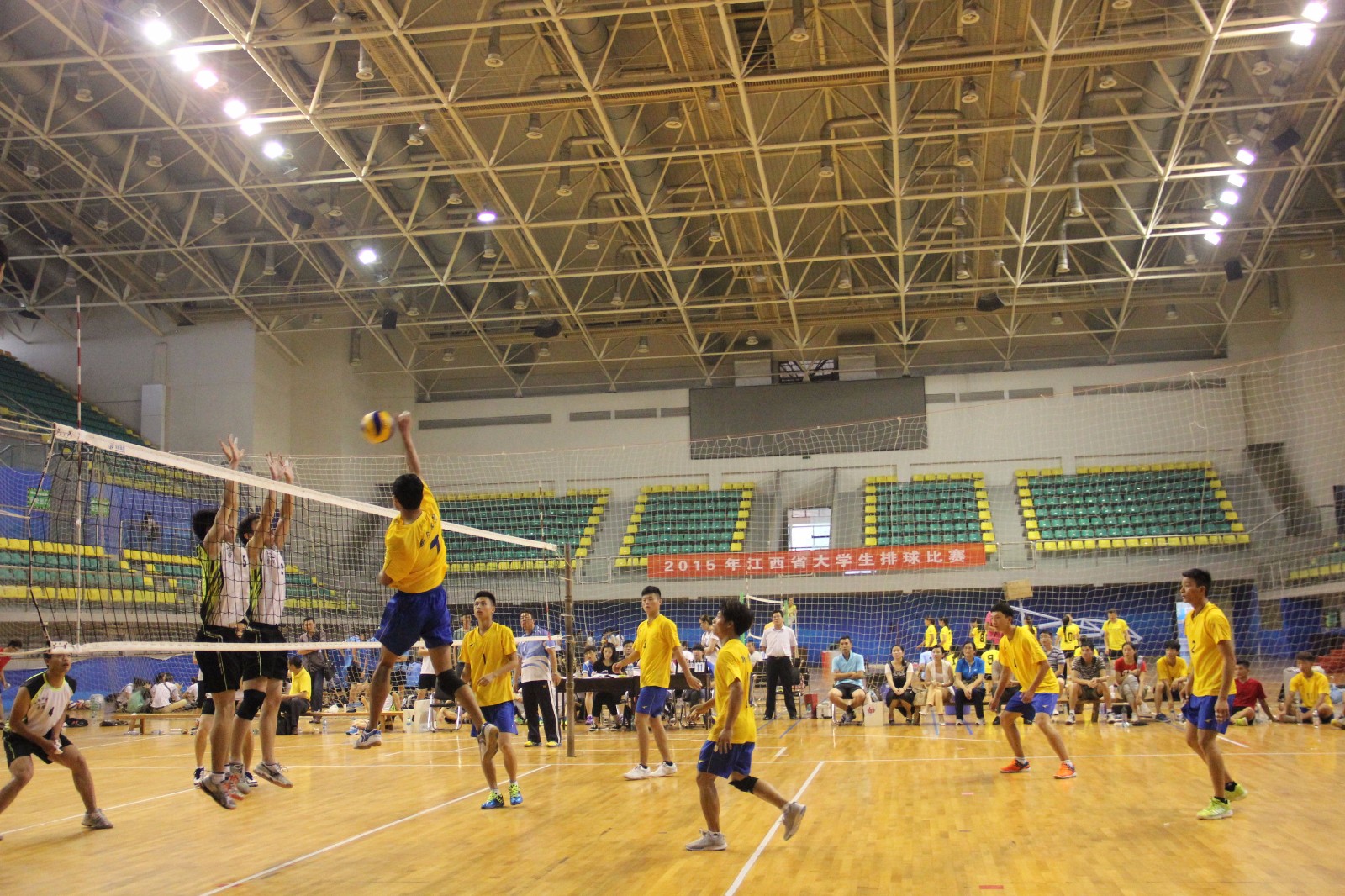 2015男子排球比赛.jpg