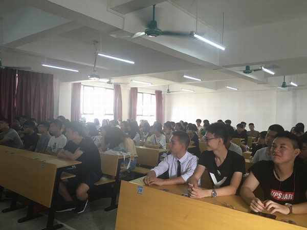 C:\Documents and Settings\Administrator\桌面\彭慧玲行政\2018-2019第一学期\学院新闻报道\国家安全，关系你我-通讯稿\2.jpg