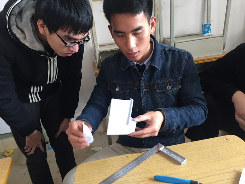 14级装潢学生建筑模型制作 14级装潢学生建筑模型制作