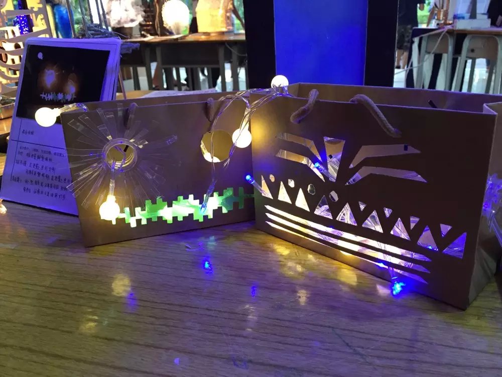 立体构成灯饰展学生作品1 立体构成灯饰展学生作品1