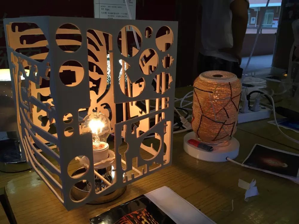 立体构成灯饰展学生作品2 立体构成灯饰展学生作品2