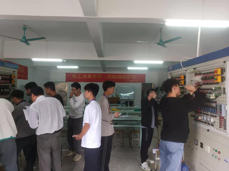 C:\Documents and Settings\Administrator\桌面\图片1.png